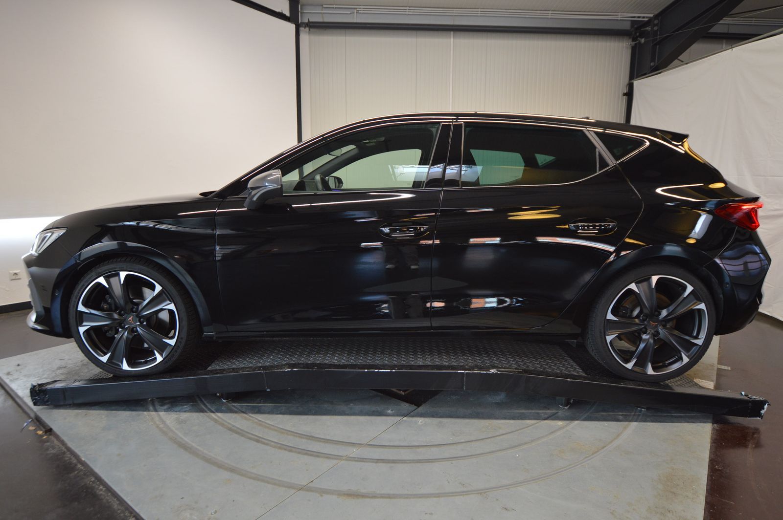 Cupra Leon 2.0 TSI VZ - Samsaru's Car Outlet