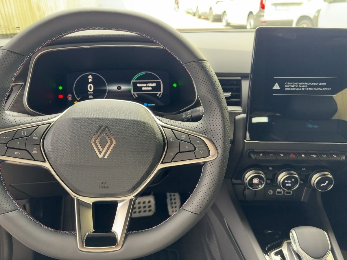 Renault Arkana ESPRIT ALPINE Full Hybrid - Samsaru's Car Outlet