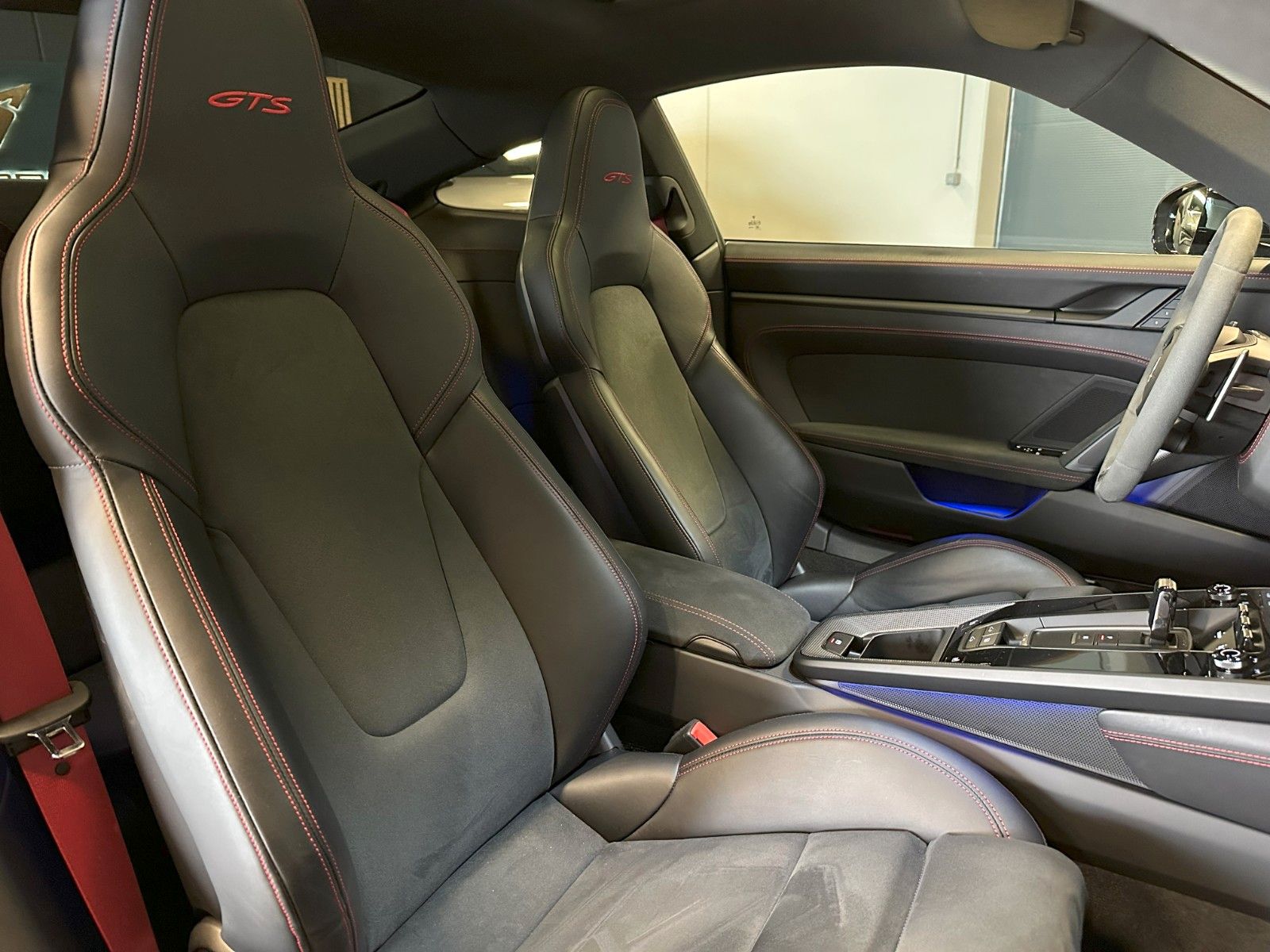 Porsche 992 Carrera 4 GTS Coupe - Samsaru's Car Outlet
