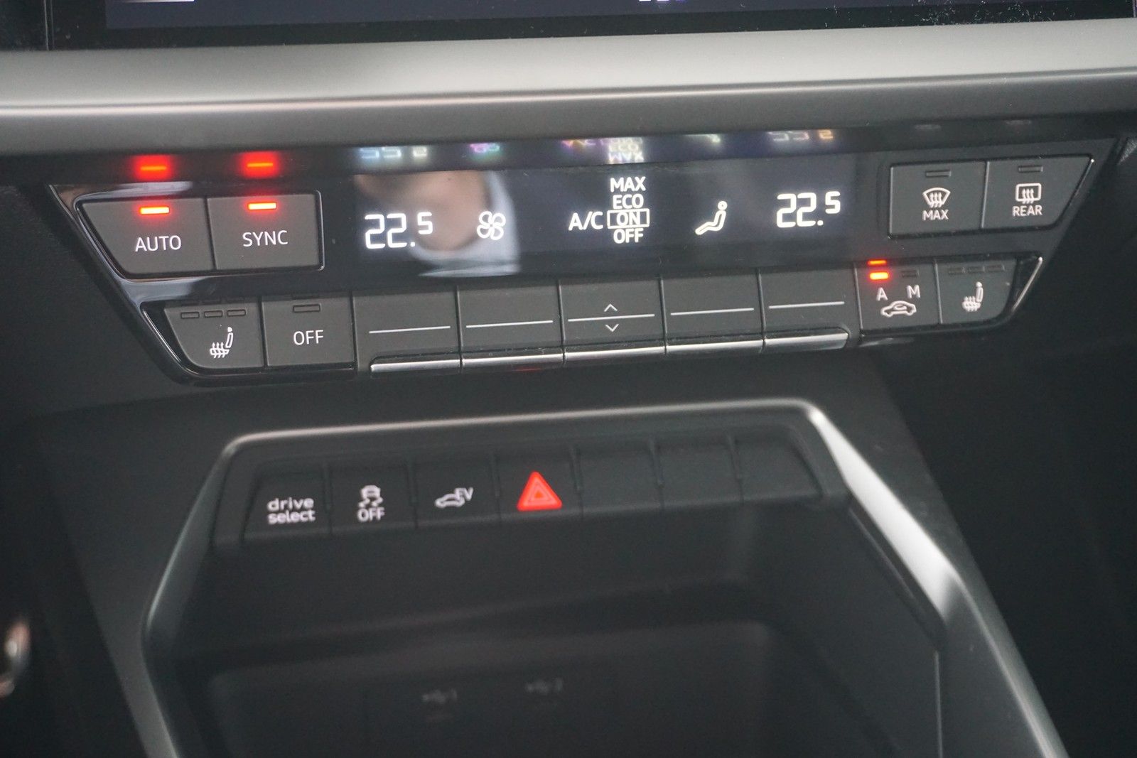Audi A3 Sportback 45 TFSI e S line - Samsaru's Car Outlet
