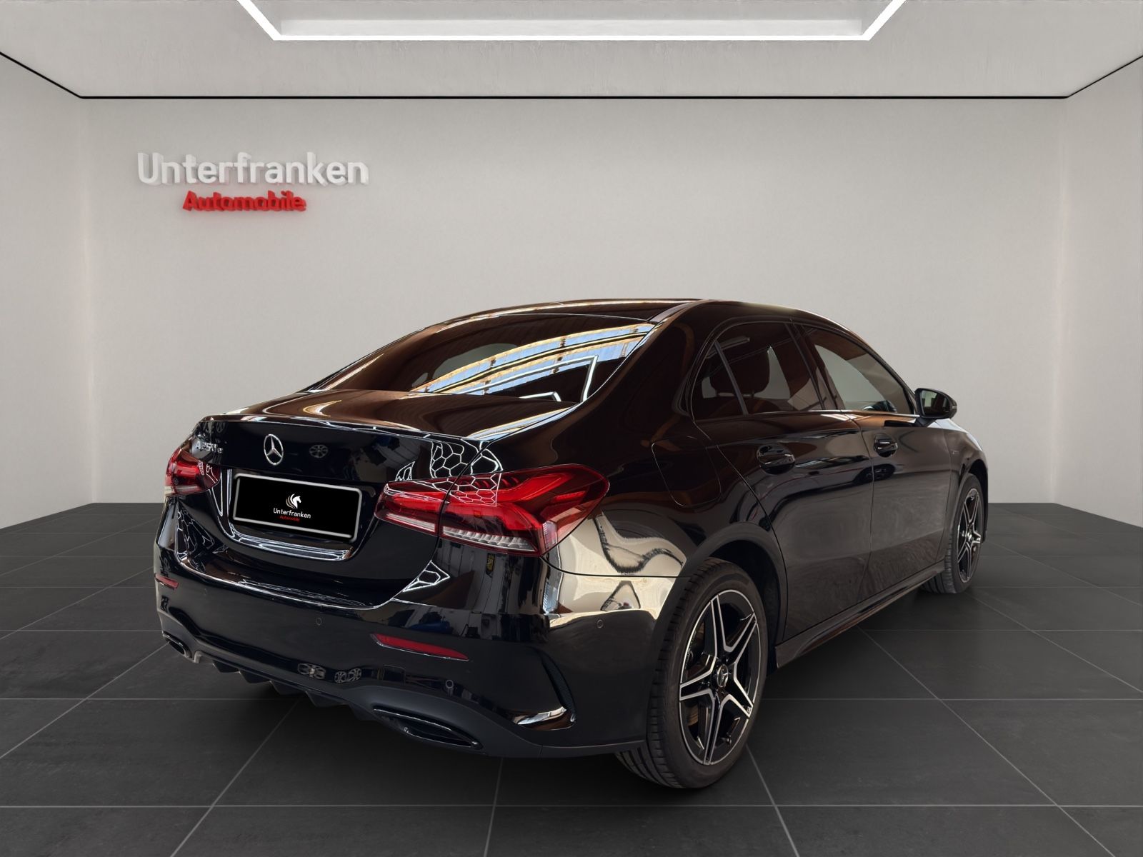Mercedes-Benz A 250 e AMG LINE - Samsaru's Car Outlet