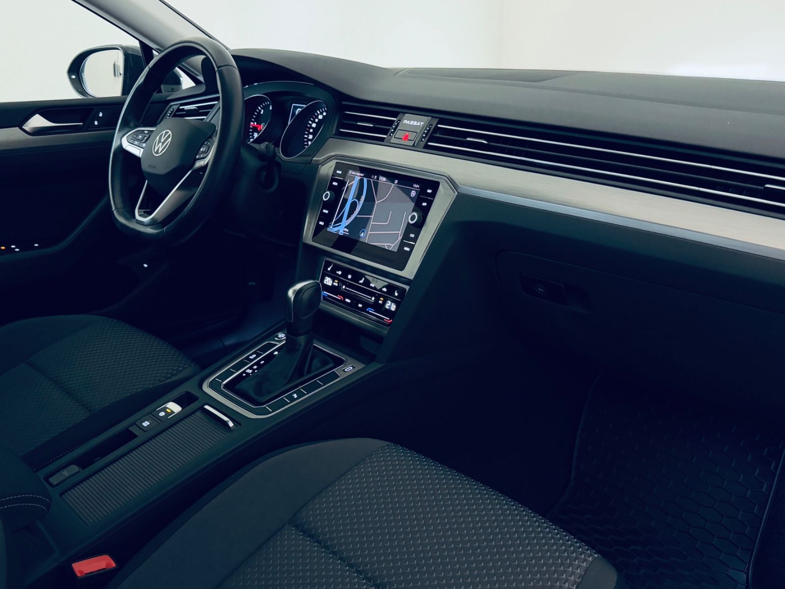 Volkswagen Passat Lim. 2.0 TDI - Samsaru's Car Outlet