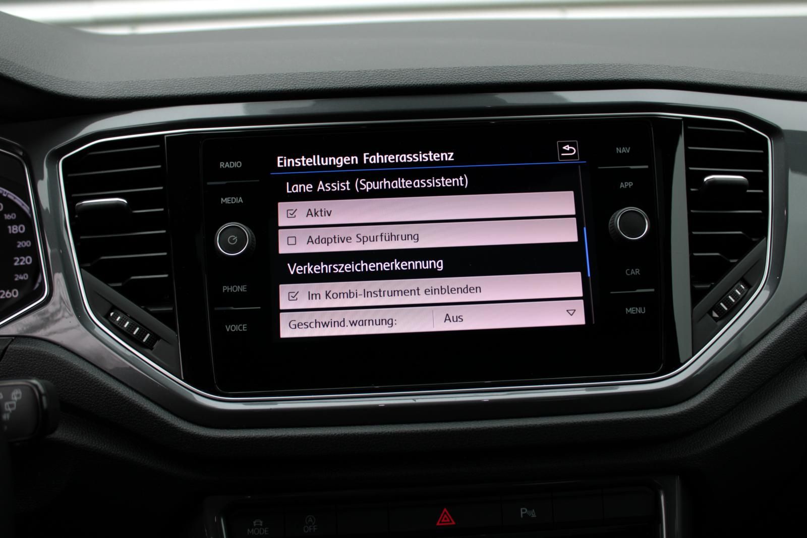 Volkswagen T-ROC 1.5TSI R-Line - Samsaru's Car Outlet