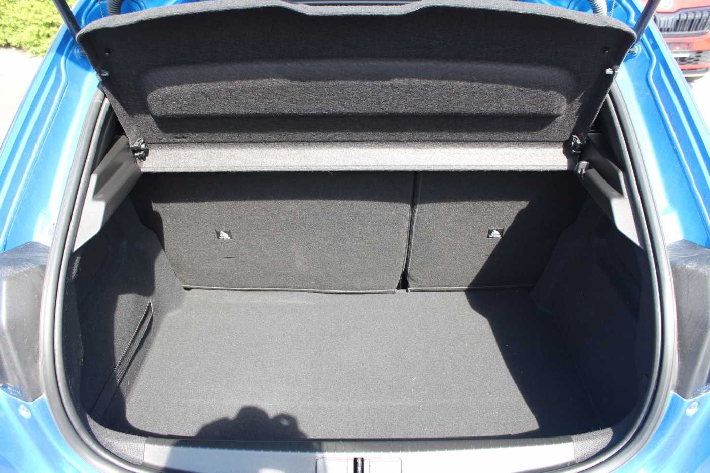 Peugeot 208 Elektromotor 136 Allure - Samsaru's Car Outlet