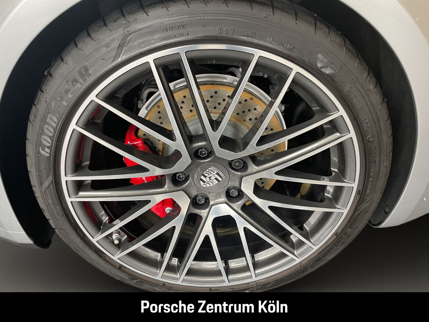 Porsche 992 911 Carrera 4S HA-Lenkung Nachtsicht BOSE