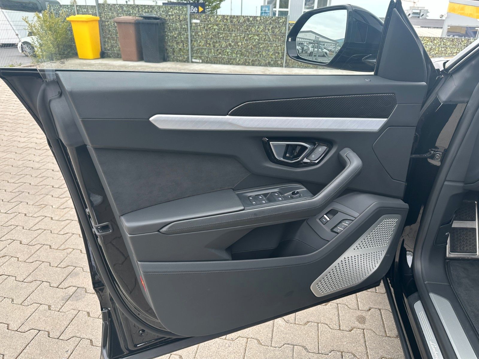Lamborghini Urus 4.0 V8 - Samsaru's Car Outlet