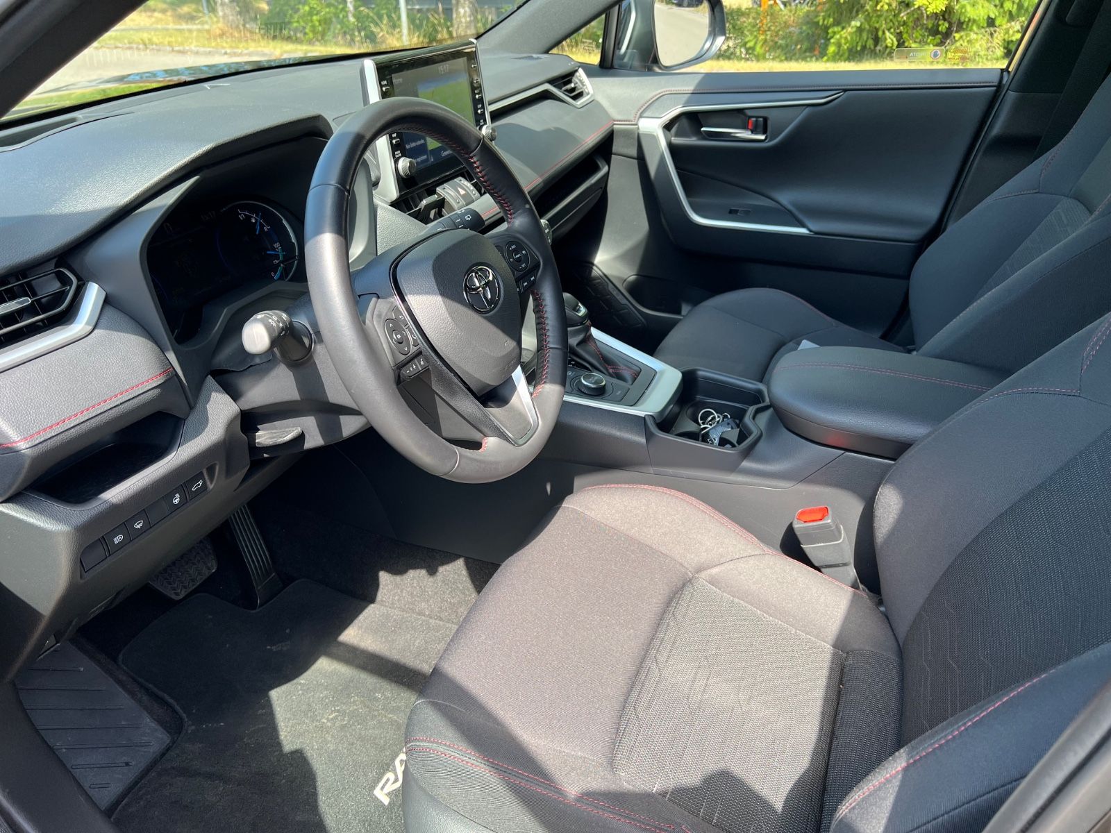 Toyota RAV 4 2.5 Plug-In Hybrid 4x4 - Samsaru's Car Outlet