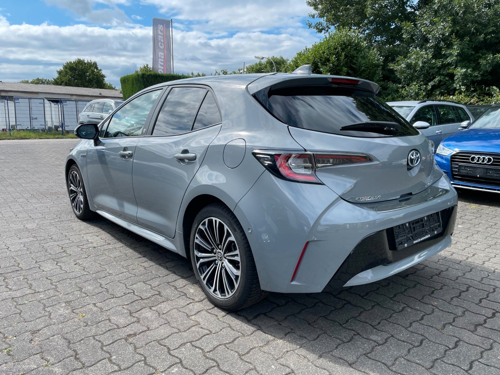 Toyota Corolla Hybrid - Samsaru's Car Outlet