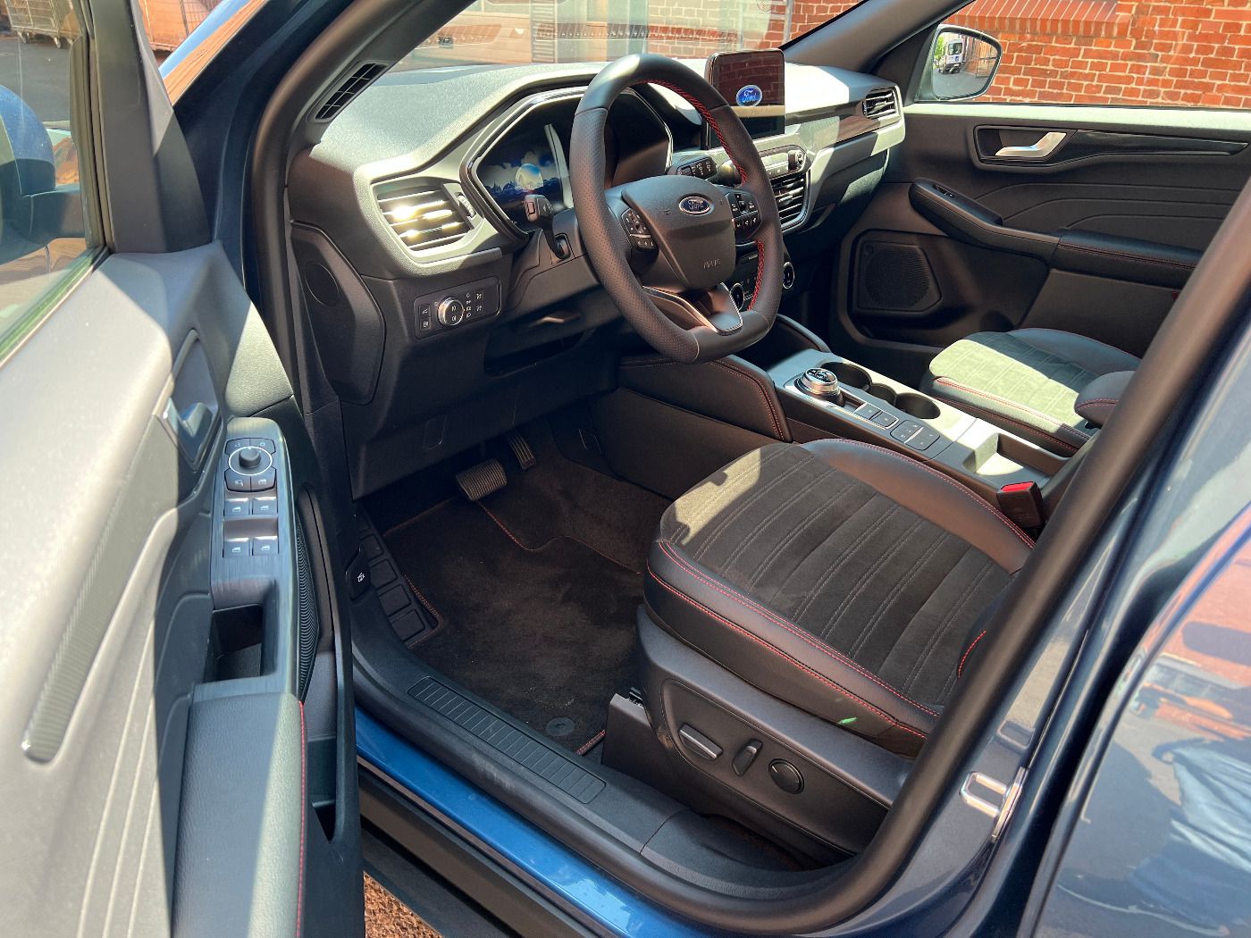 Ford KUGA ST-Line X - Samsaru's Car Outlet