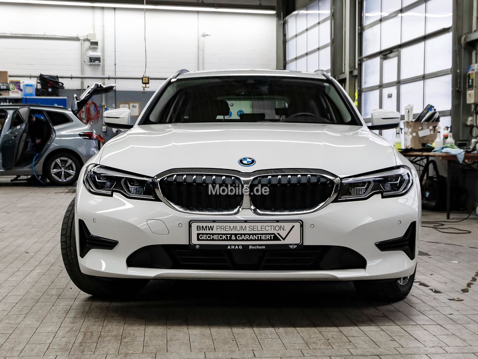 BMW 330e Touring Advantage - Samsaru's Car Outlet