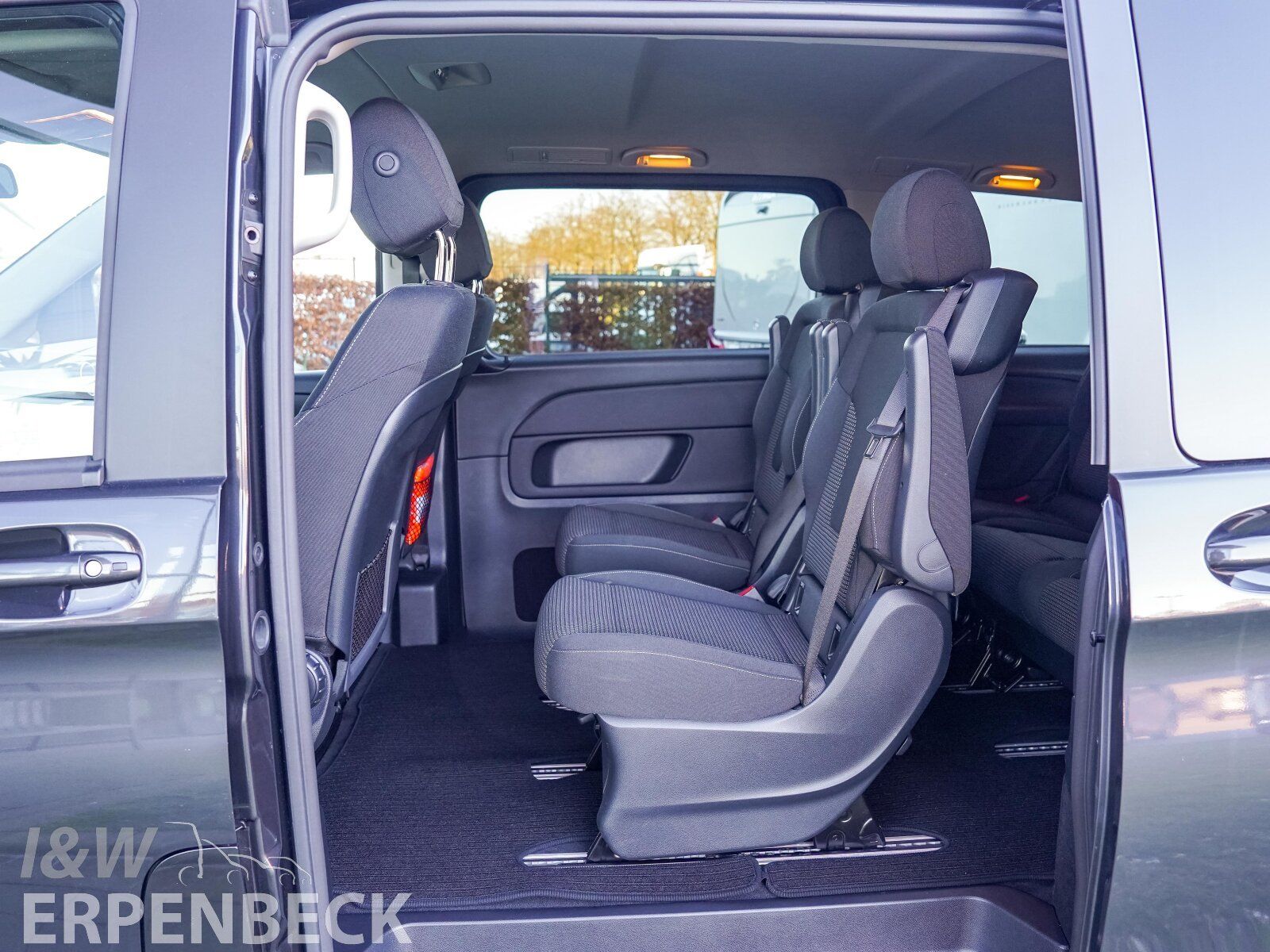 Mercedes-Benz V 300 d EDITION Lang - Samsaru's Car Outlet