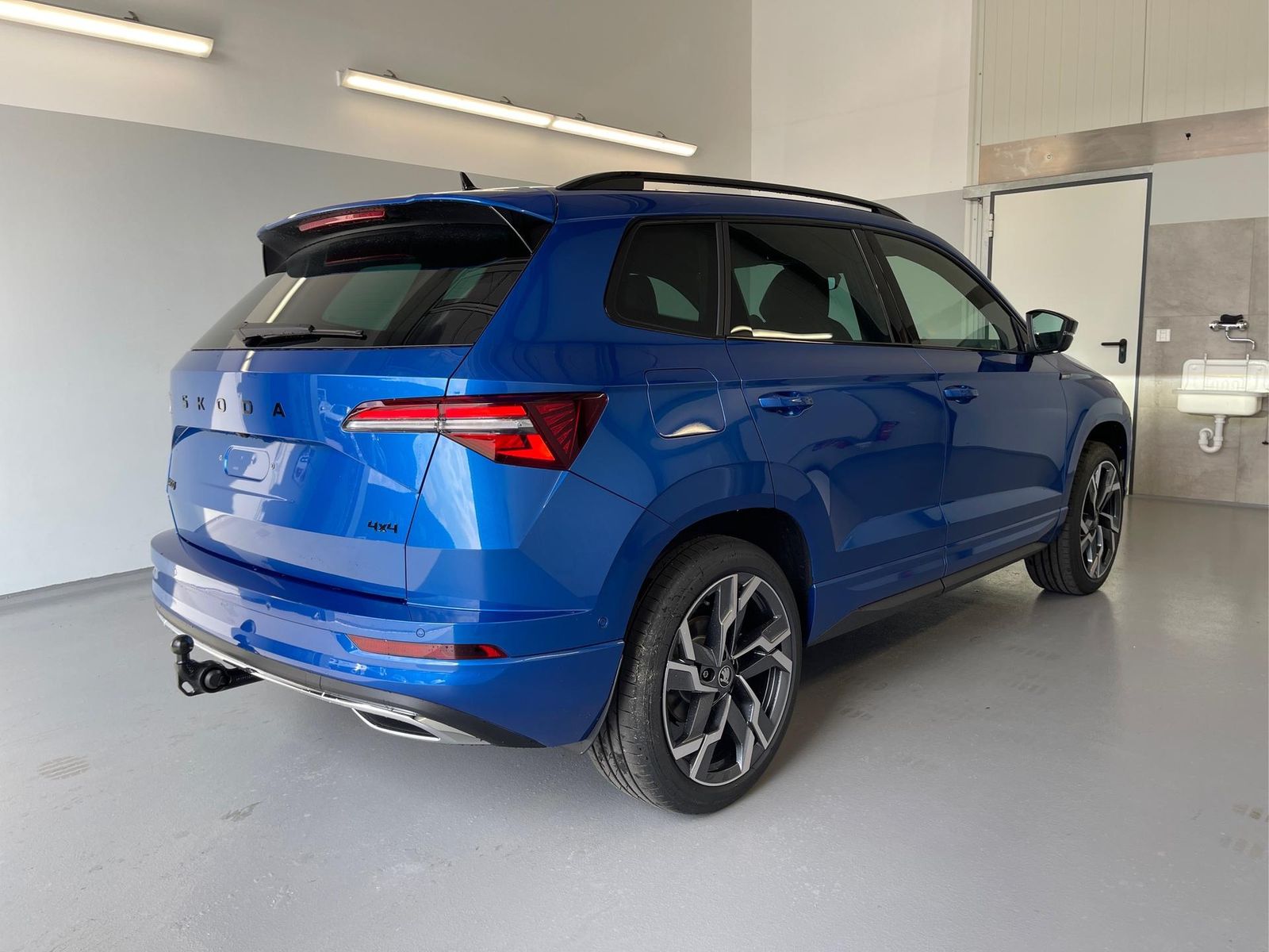 Skoda Karoq Sportline TSI 4x4 360°+19 Zoll+Navi+AHK...