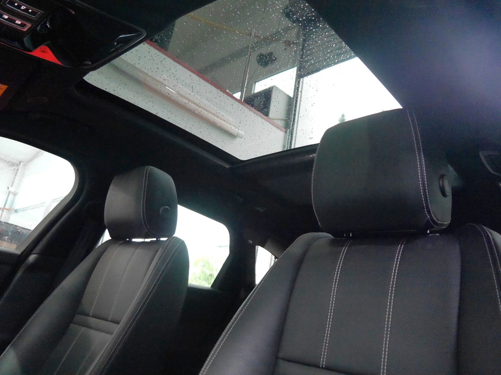 Range Rover Velar P400e S - Samsaru's Car Outlet