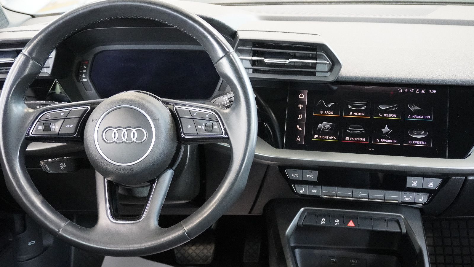Audi A3 Sportback 30 TFSI advanced - Samsaru's Car Outlet