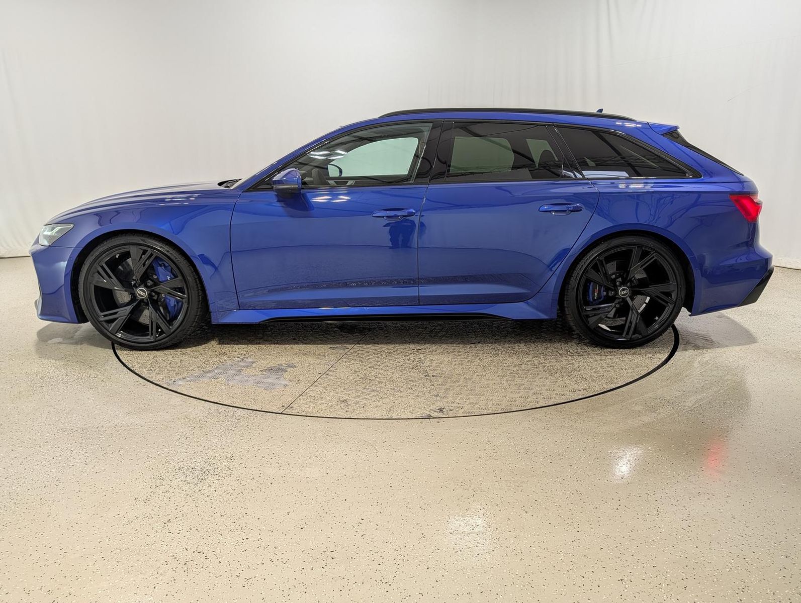 Audi RS6 Avant 4.0 TFSI quattro Standhzg.|HuD|B&O|AHZ