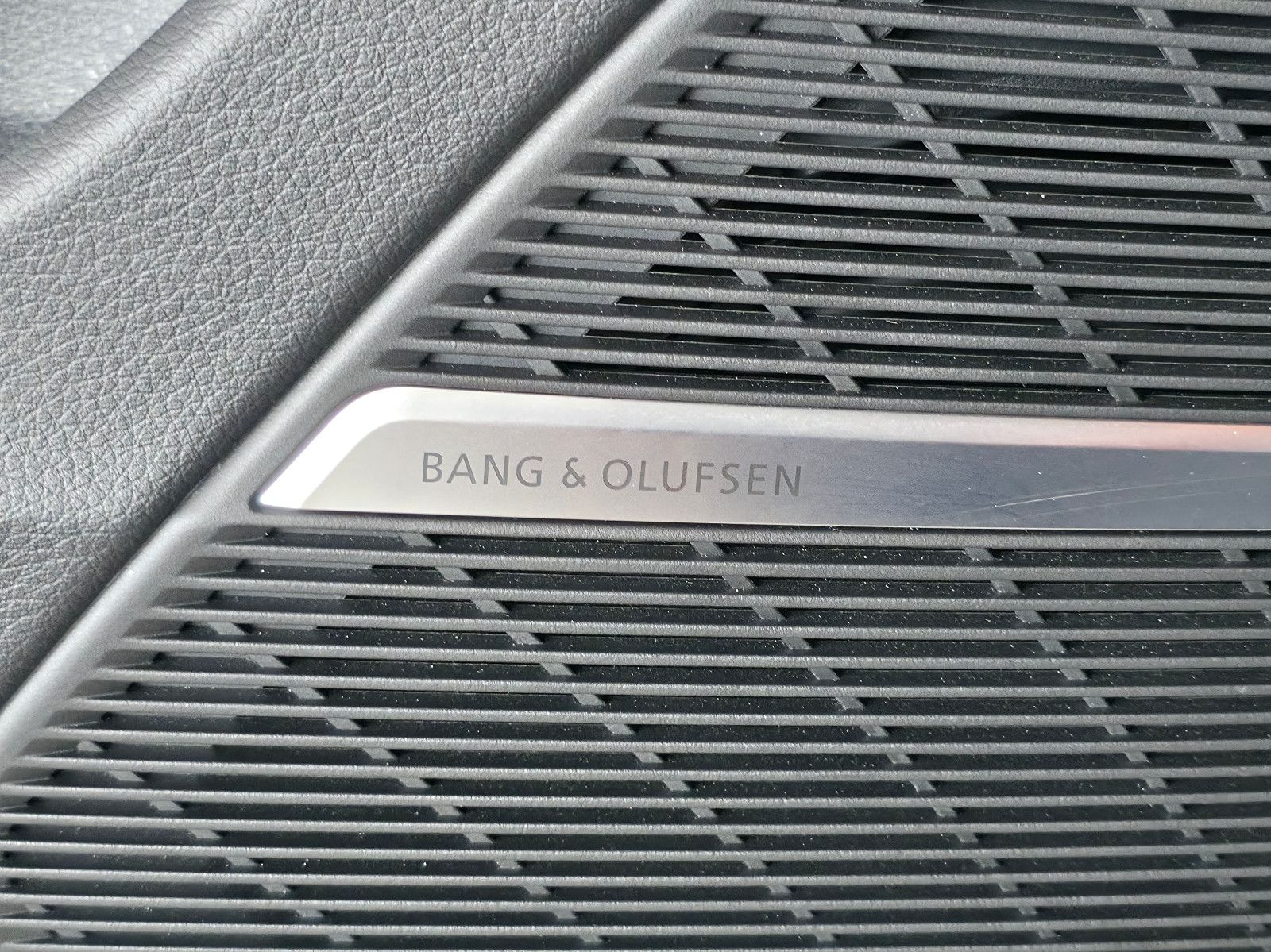 Audi Q8 60 TFSI e quattro - Samsaru's Car Outlet