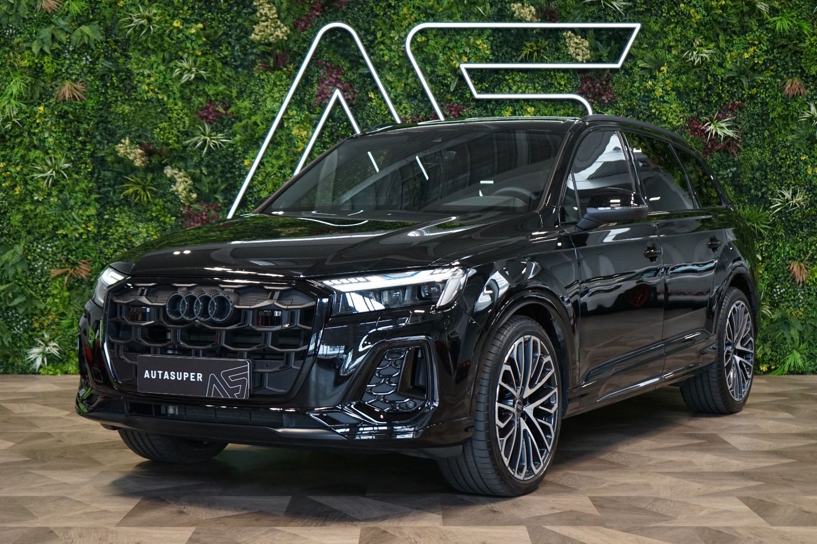 Audi Q7 50 TDI*S-LINE*TOW*OLED*AUX.HEAT*CZ*73.636€ NETTO