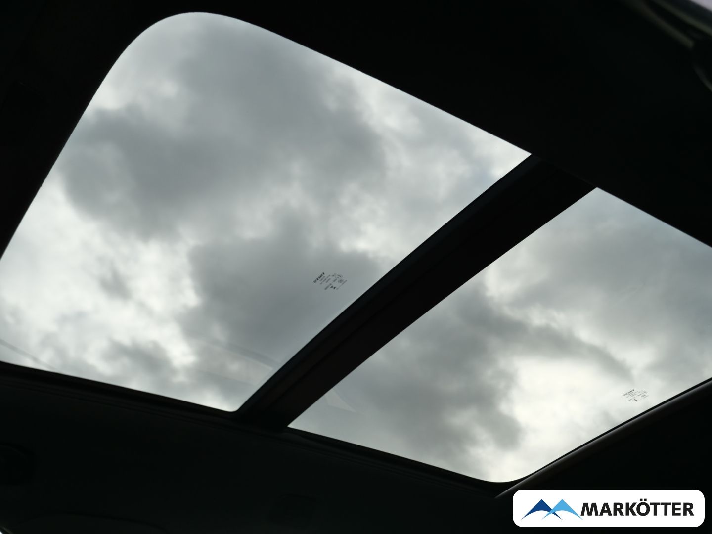 Volvo XC40 P8 Pure Electric Ultimate AHK/STHZ/PANO