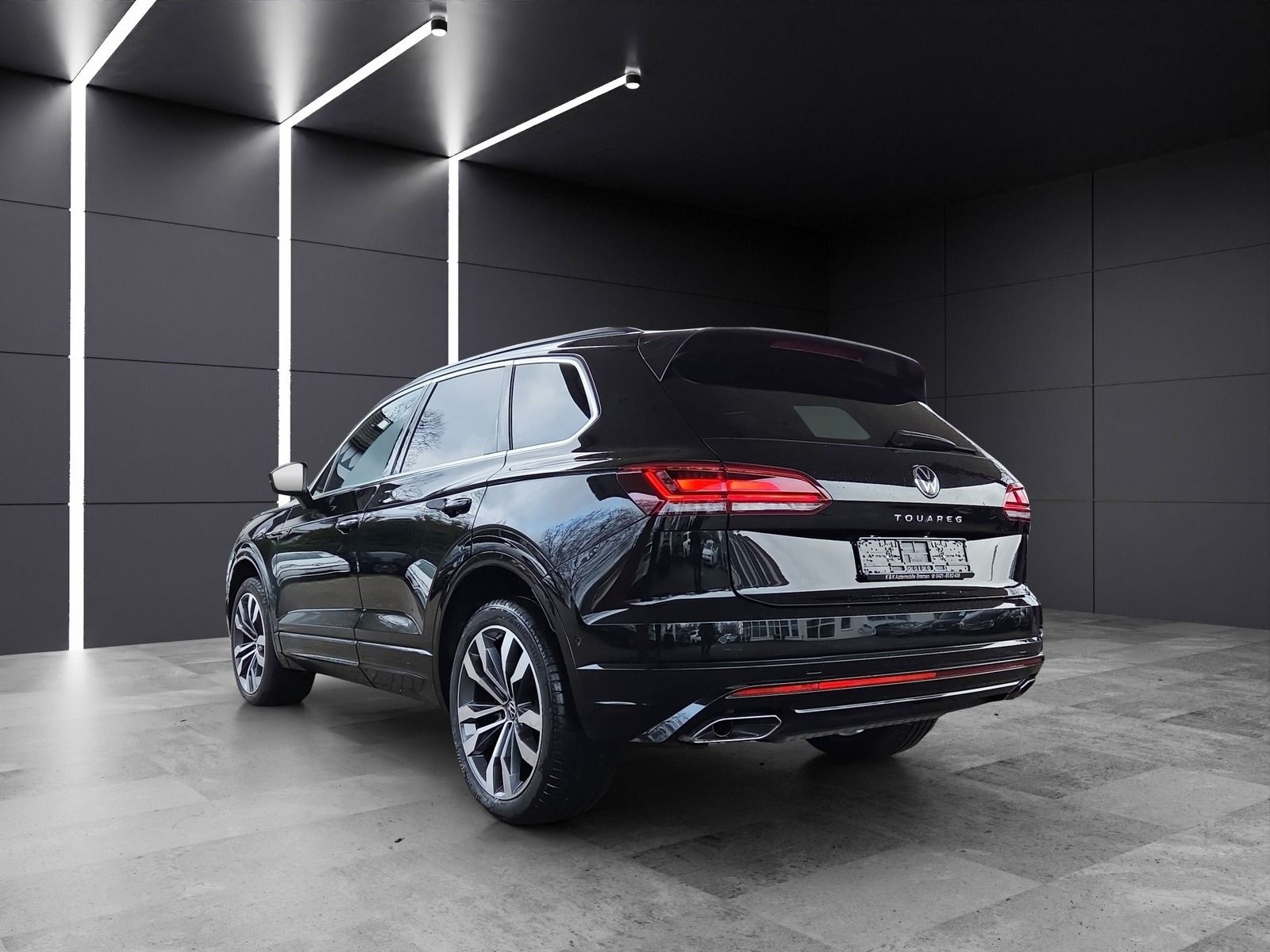 Volkswagen Touareg R-Line 4M PANO/HUD/IQ.LIGHT/21 ZOLL