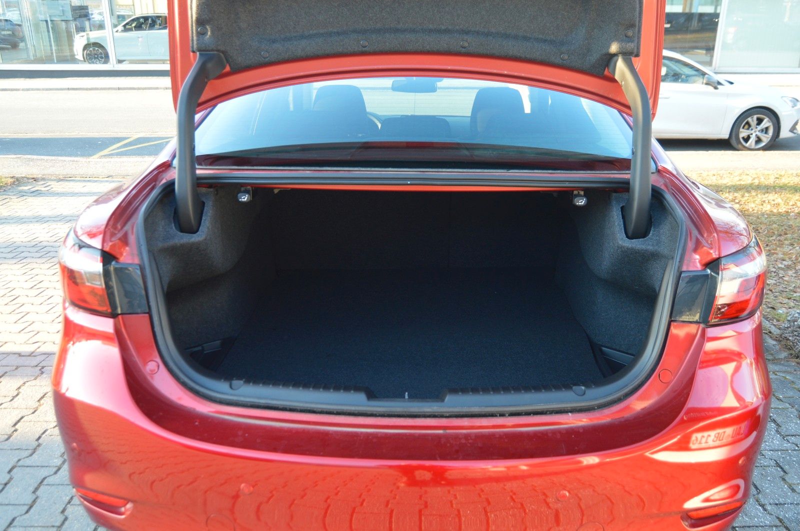 Mazda 6 Limousine Benzin 194PS 6AG Exclusive-Line Navi