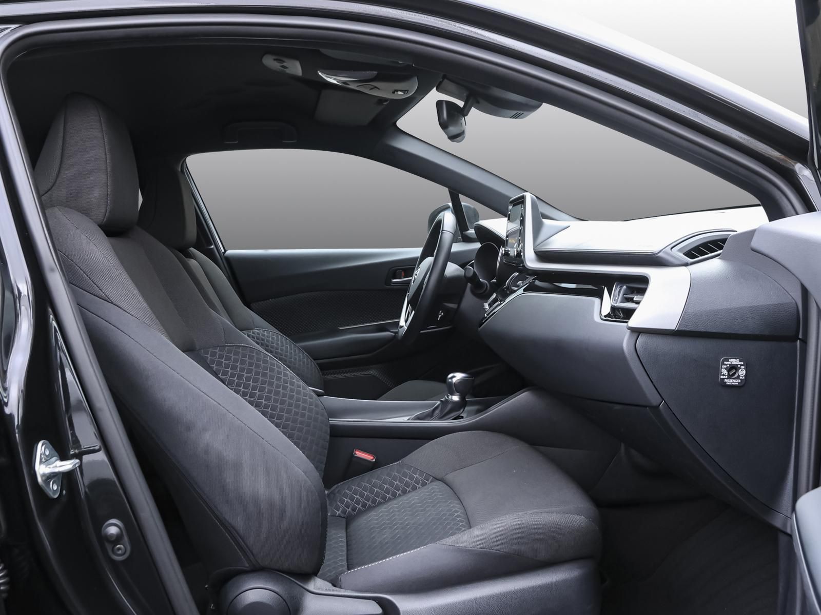 Toyota C-HR 1.8 Hybrid Business Edition NAVI SHZ PDC BT