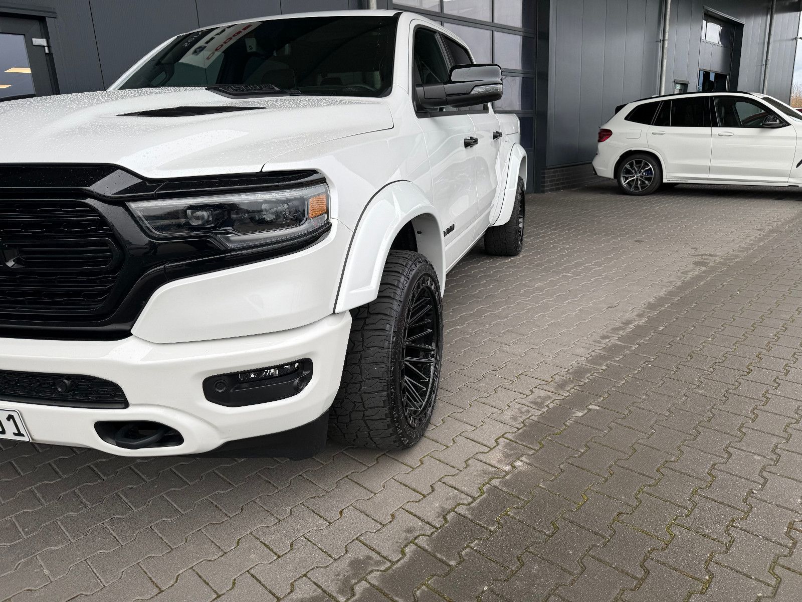 Dodge RAM 1500 Limited Night GRAIL LA CHANTI V8 VOLL