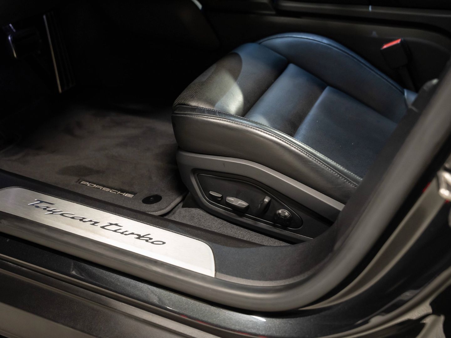Porsche Taycan Turbo Cross Turismo HeadUp PDCC Wärmepump