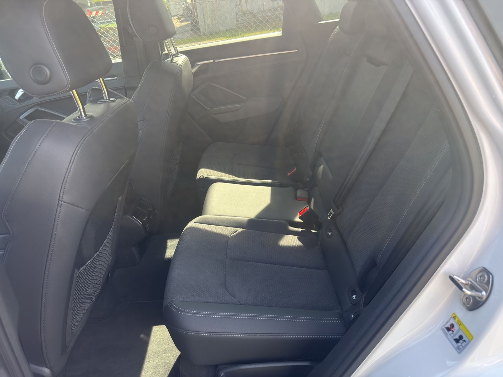 Audi Q3 40 TDI QUATTRO S-LINE+AHK+NAVI+MATRIX