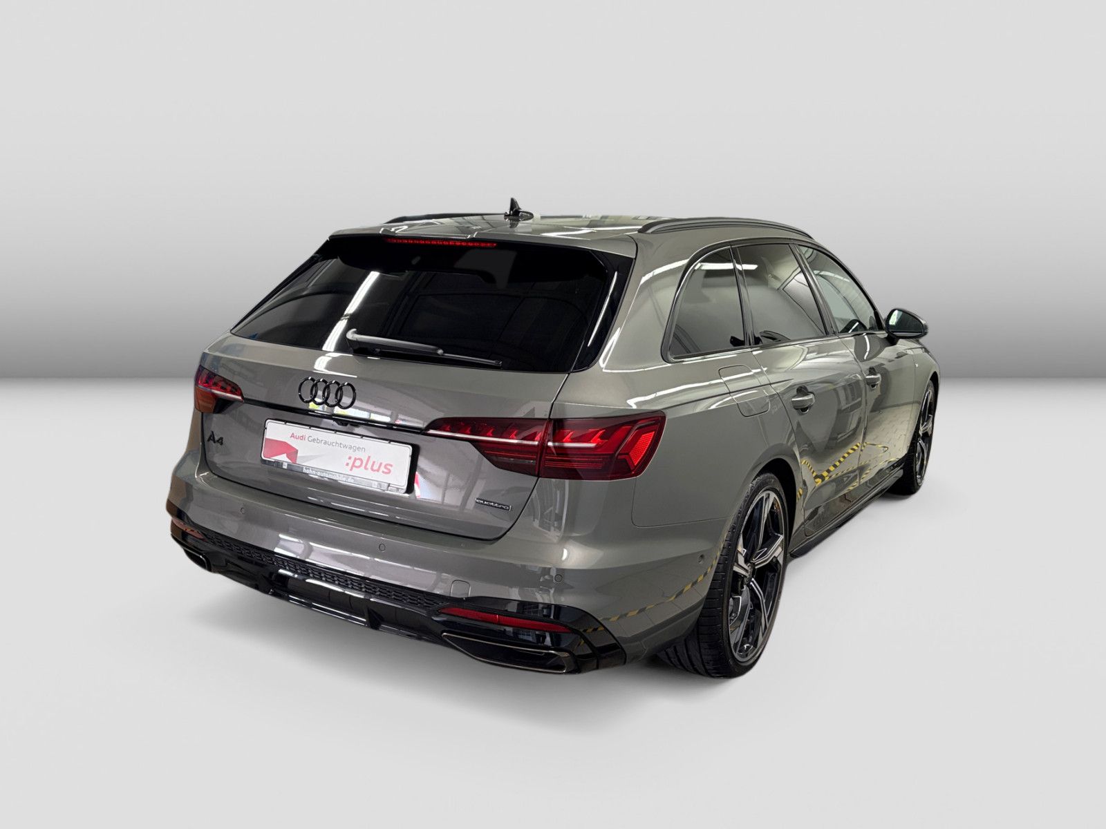Audi A4 Avant 45 TFSI quattro S line AHK Pano HUD Mat