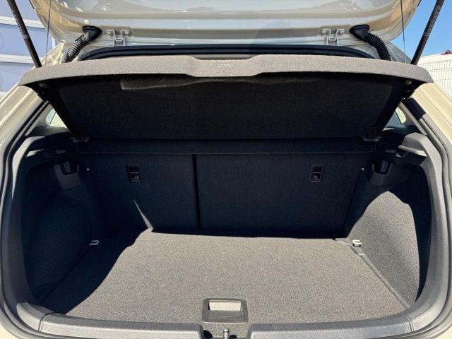 Volkswagen Polo VI 1.0 TSI DSG Life - Samsaru's Car Outlet