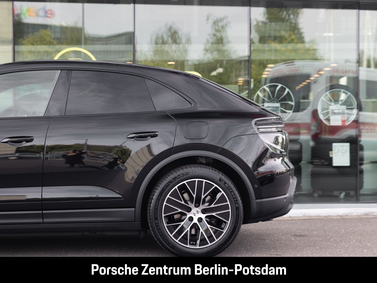 Porsche Macan - Samsaru's Car Outlet