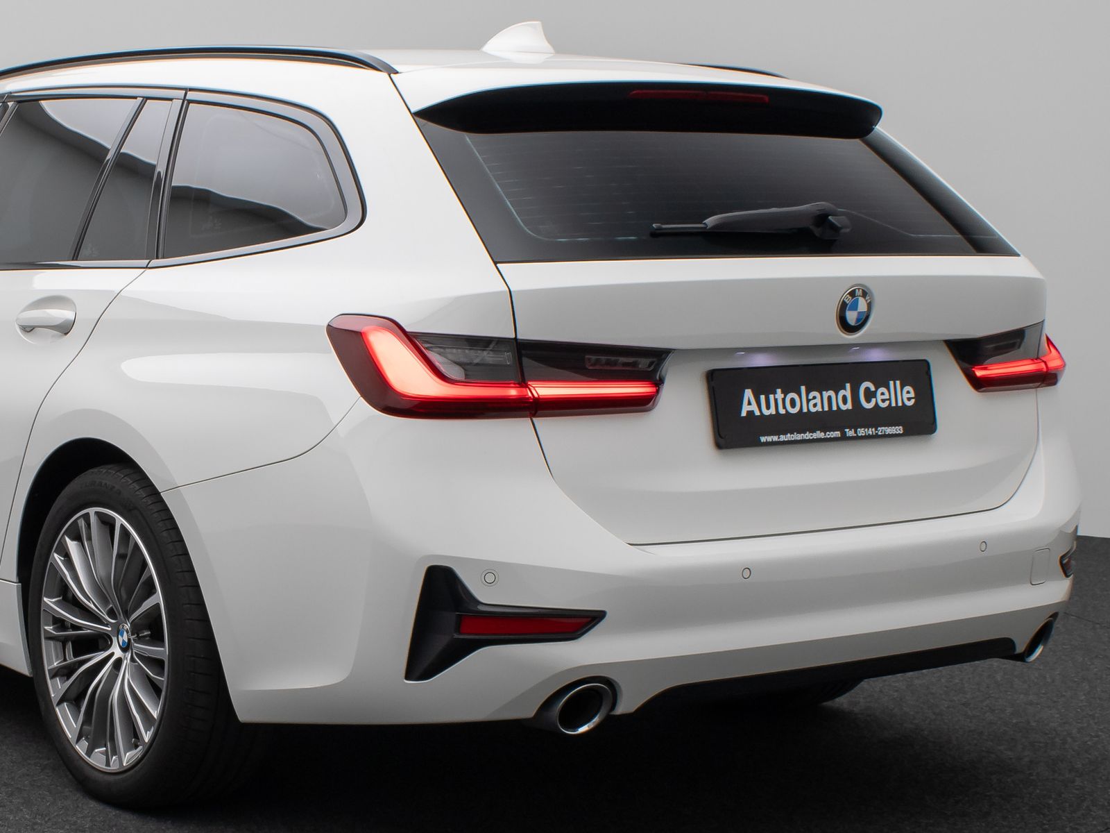 BMW 320d SportLine - Samsaru's Car Outlet