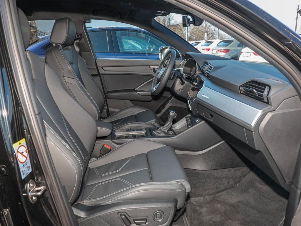 Audi Q3 45 TFSI quattro INTERIEUR-S-LINE+MATRIX+NAVI