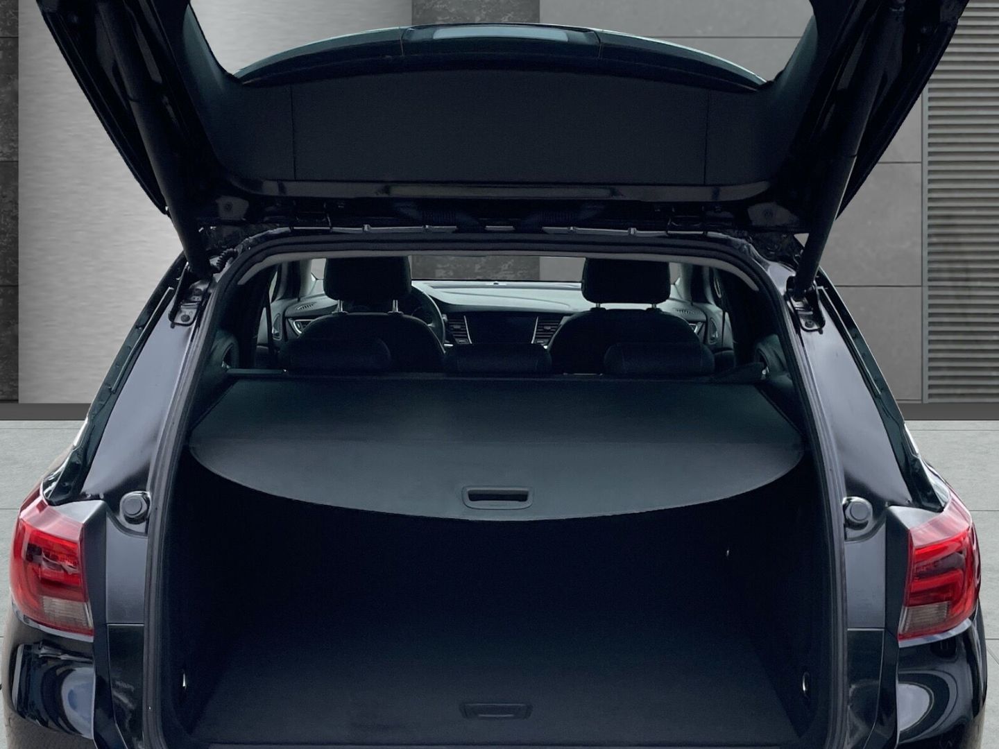 Opel Astra ST Business Elegance 1.5D - Samsaru's Car Outlet