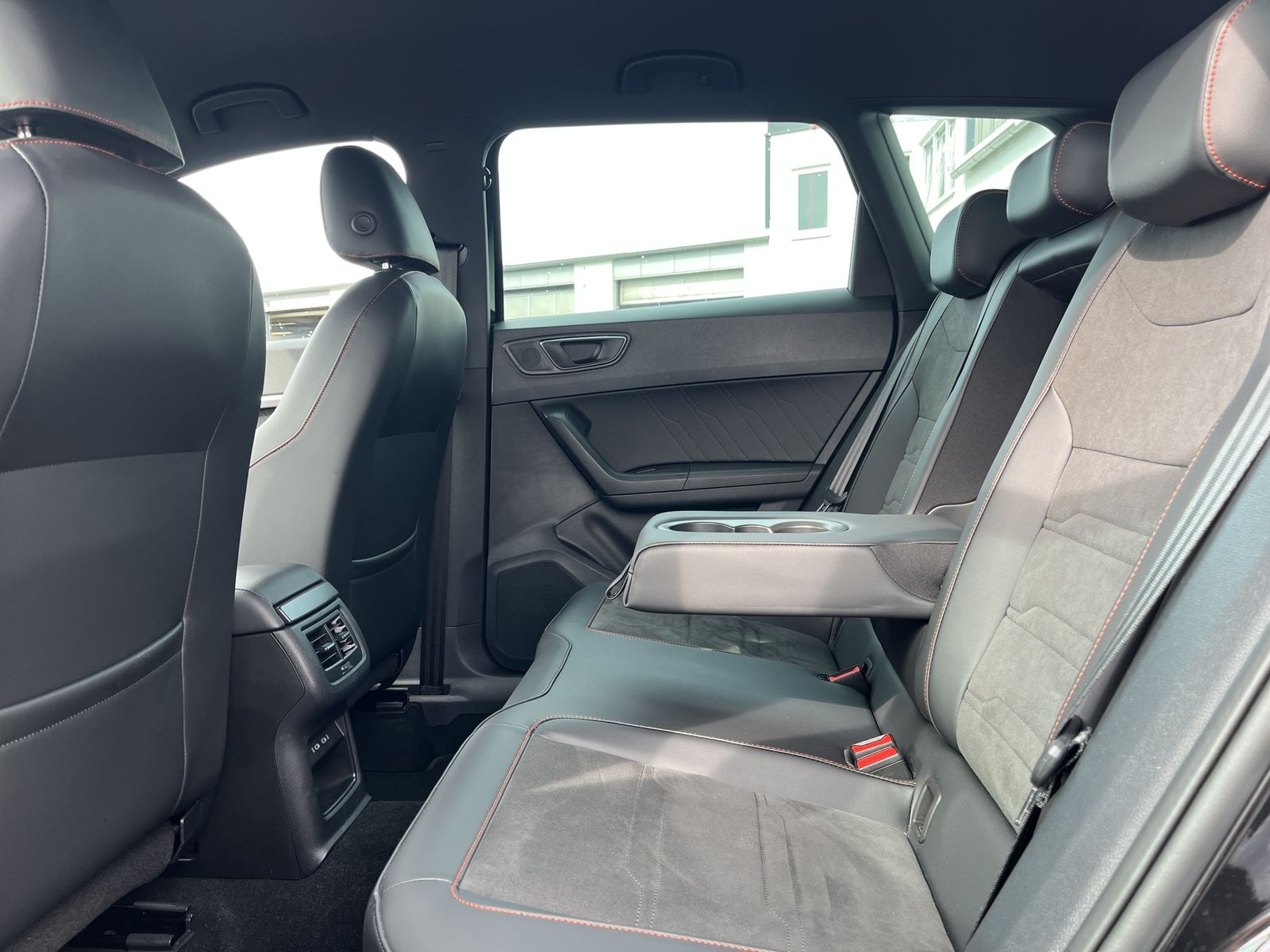 Seat Ateca 2.0 TDI DSG FR 181€ m.20% Anz. AHK Navi AC