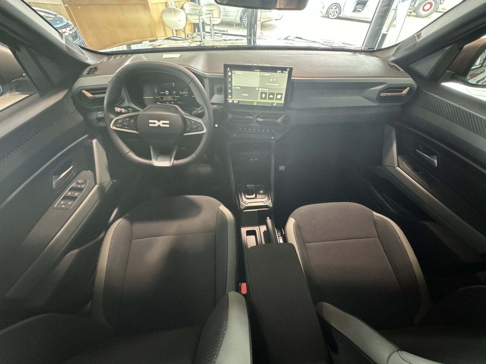 Dacia Duster NEW Hybrid 140 4x2 Extreme - Samsaru's Car Outlet