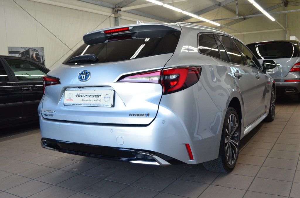 Toyota Corolla TS 1.8 Hybrid - Samsaru's Car Outlet