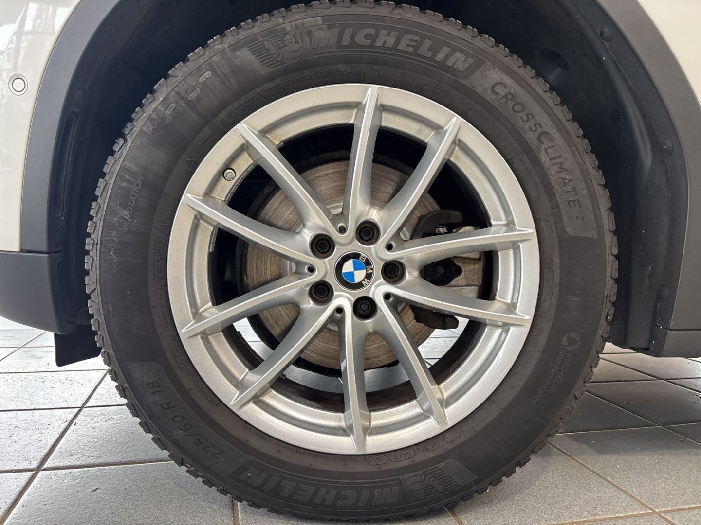 BMW X3 20i xDrive Park-Assistent Navi Digitales Cock