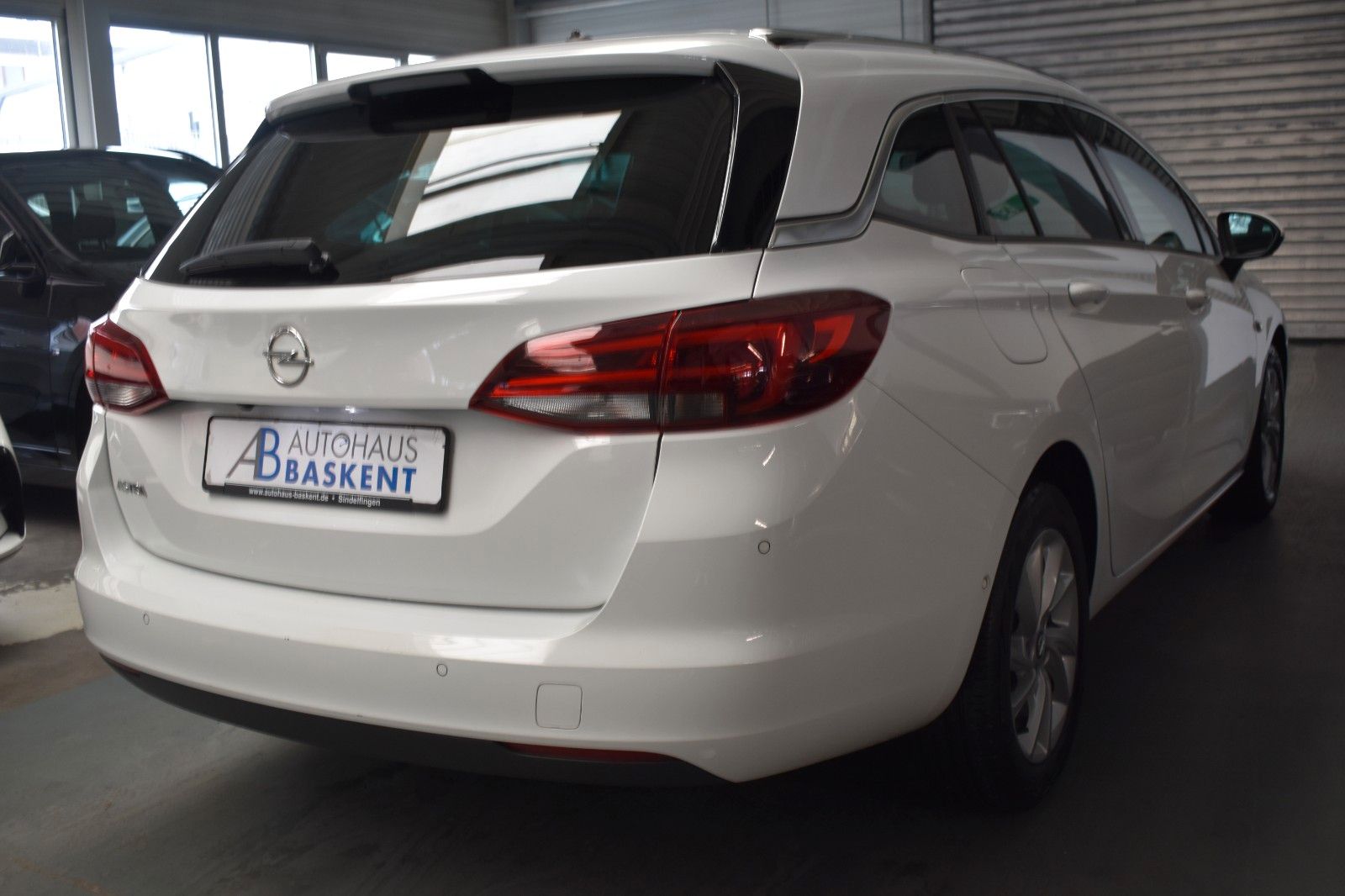 Opel Astra K Sports Tourer Elegance - Samsaru's Car Outlet