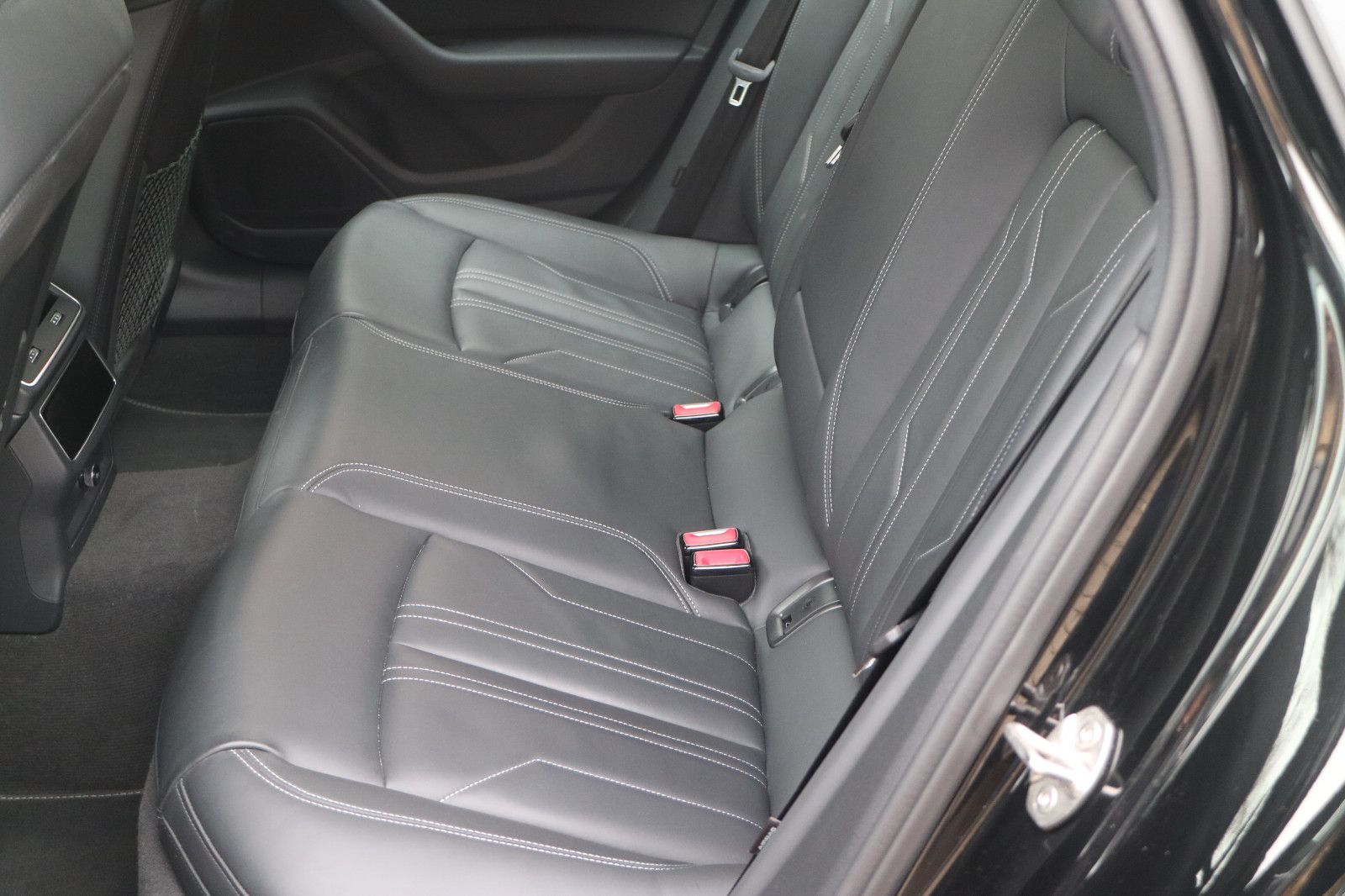 Audi A6 Avant 45 TFSI quattro S line-Pano-AHK-ACC