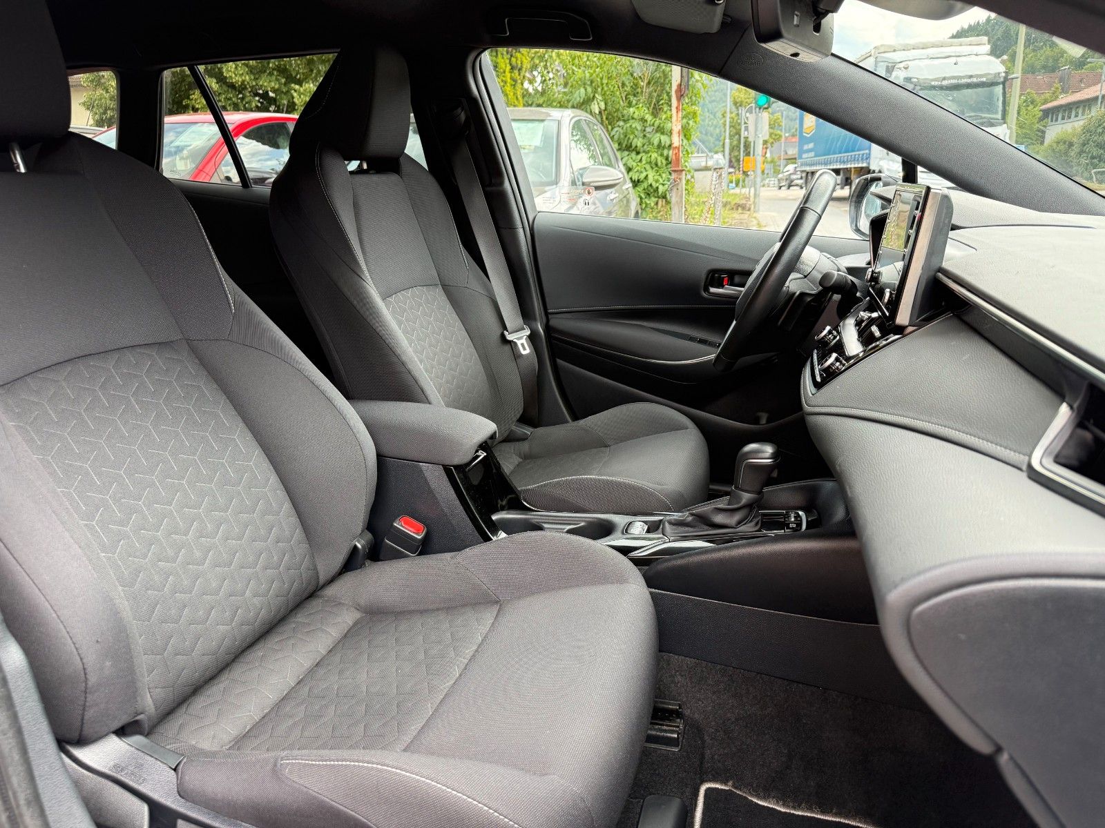 Toyota Corolla Touring Sports Hybrid Team D
