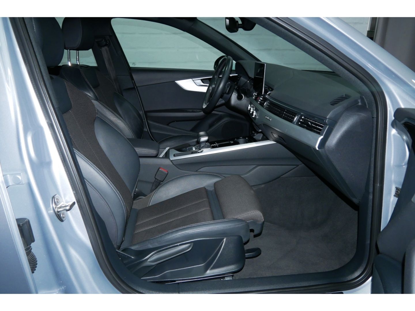 Audi A4 50 TDI q S line LED+Navi+Leder+Sportsitze+19'