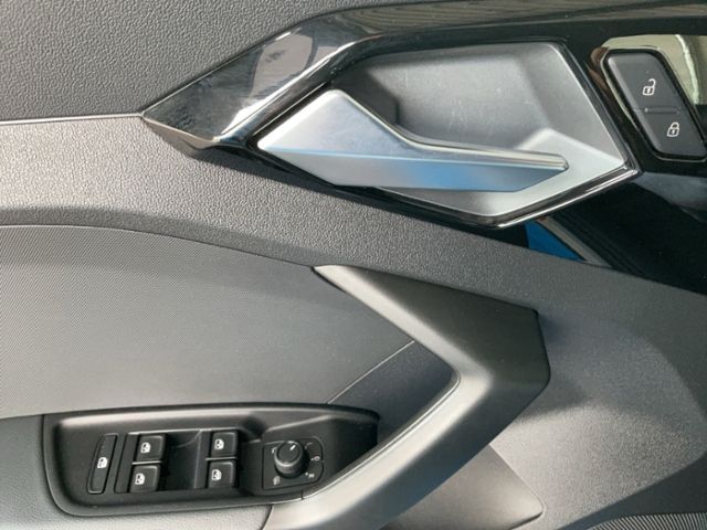 Audi A1 Sportback 35 TFSI S tronic S line - Samsaru's Car Outlet