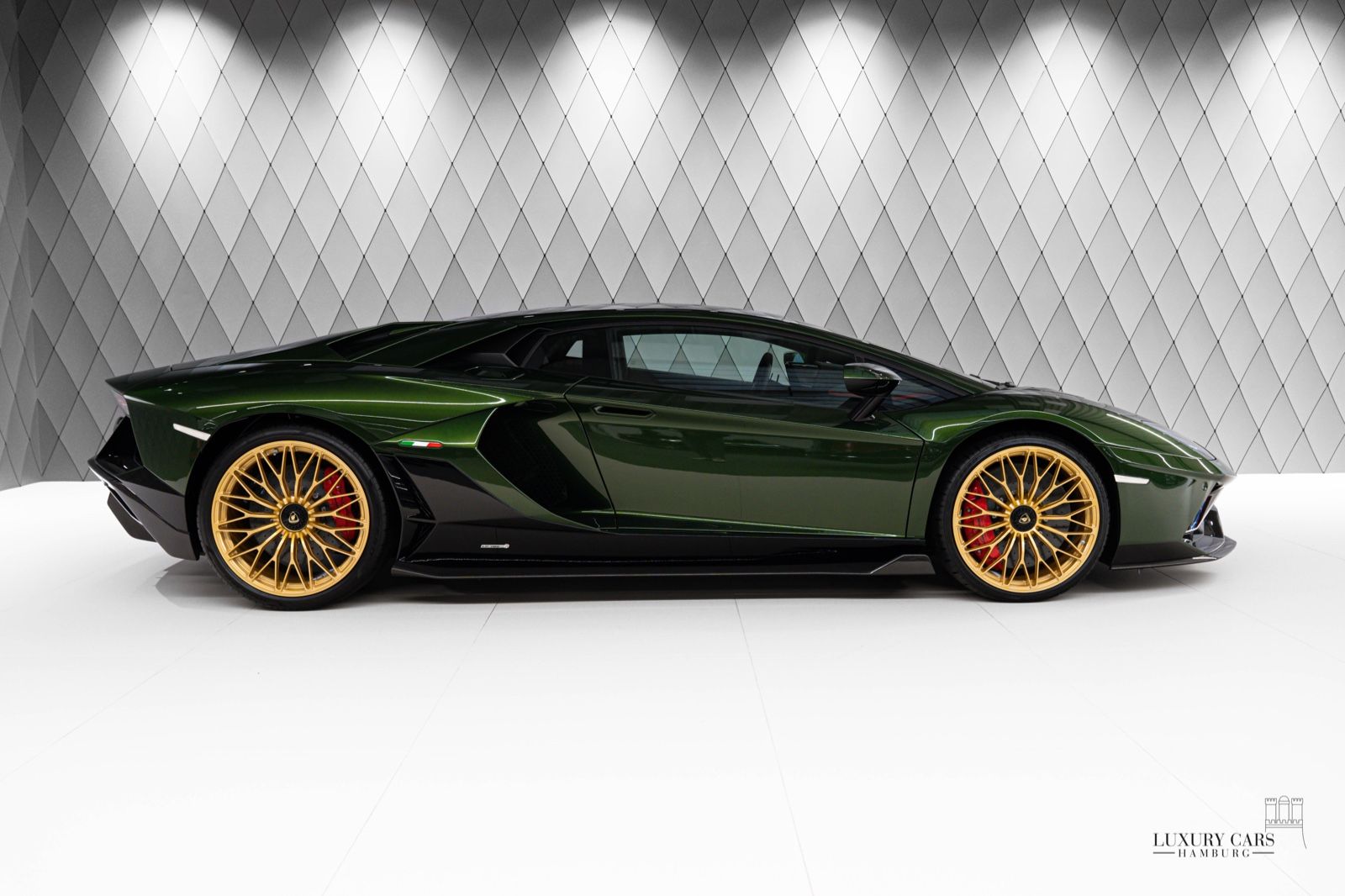 Lamborghini Aventador Ultimae - Samsaru's Car Outlet