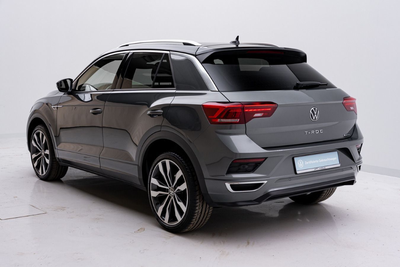 Volkswagen T-Roc 2.0 TSI DSG SPORT 4x4 - Samsaru's Car Outlet