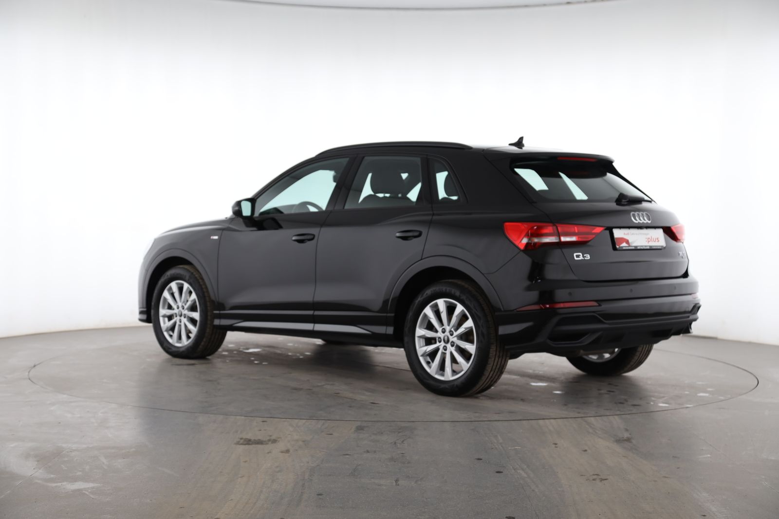 Audi Q3 35 TDI quattro S tronic S line - Samsaru's Car Outlet