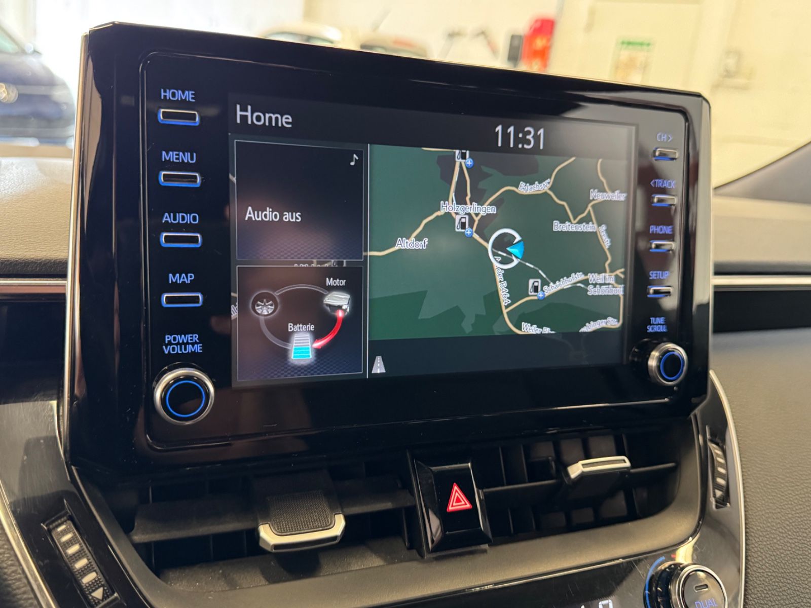 Toyota Corolla 1.8 Hybrid Business Edition - Samsaru's Car Outlet