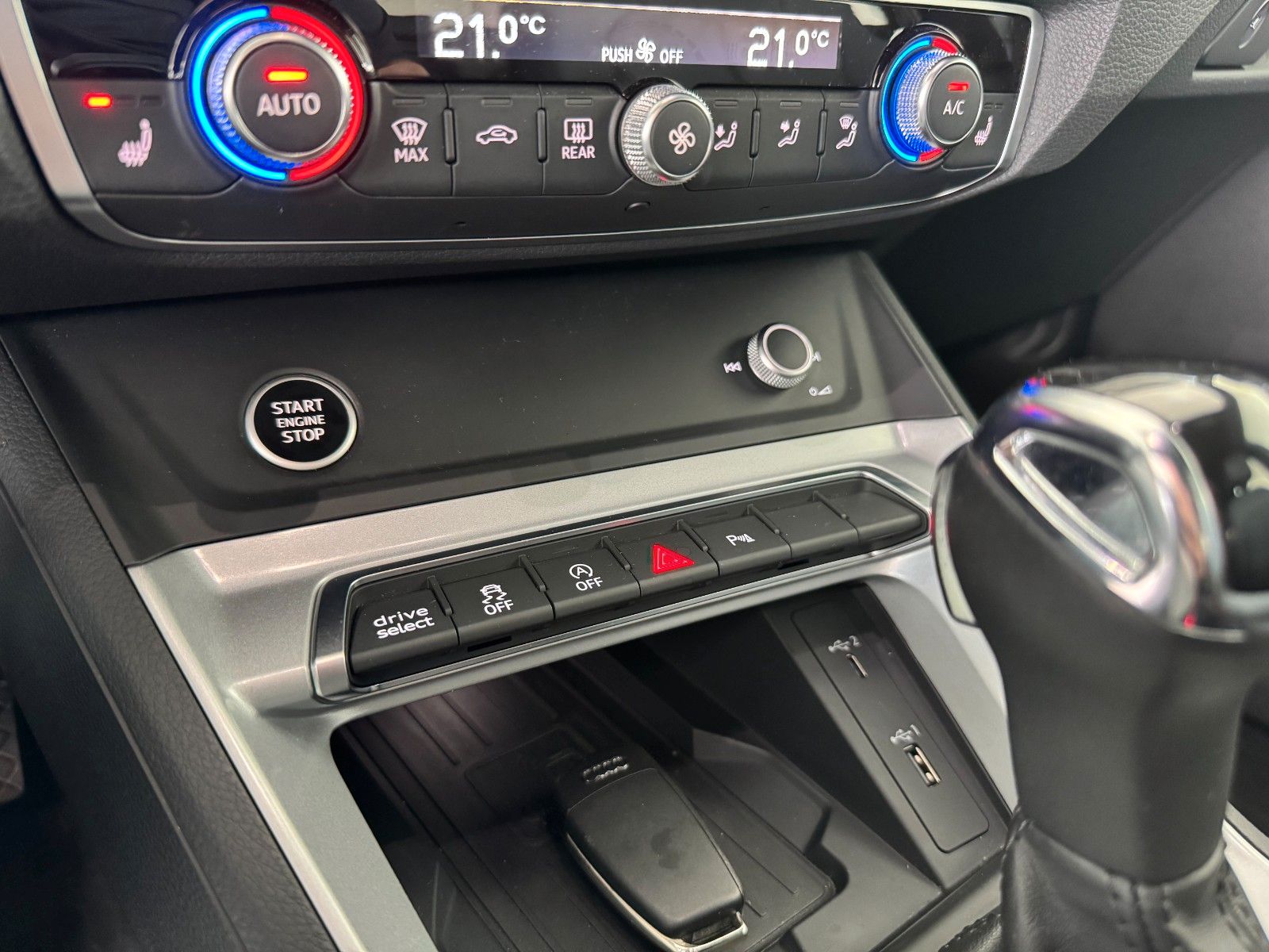 Audi Q3 45TFSI qu S tronic - Samsaru's Car Outlet