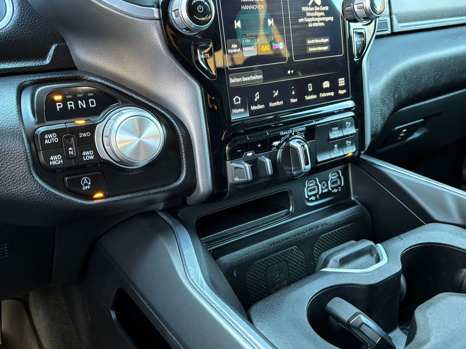 Dodge RAM 1500 Laramie 5,7L 4x4 AHK 12´´LED H&K LPG