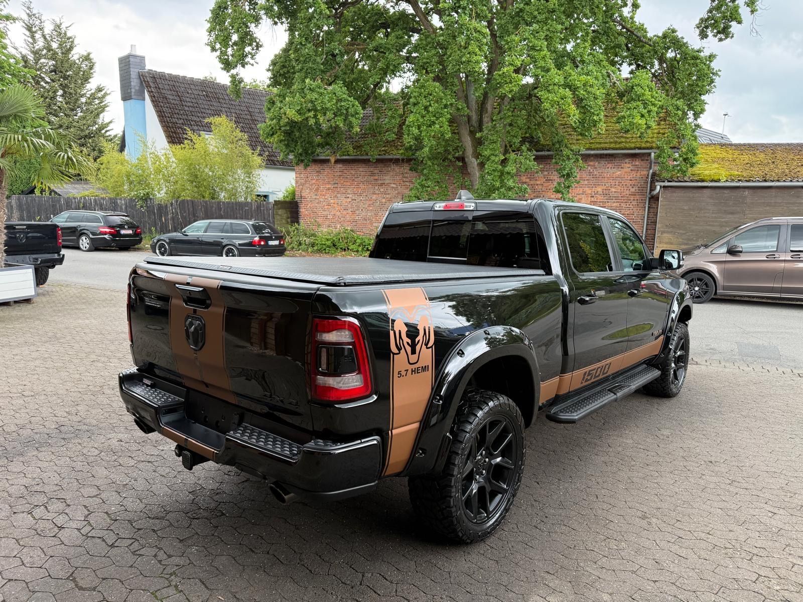 Dodge LARAMIE*OFFROAD*LONG*LIFT*AHK*NAVI*LED*GARANTIE*